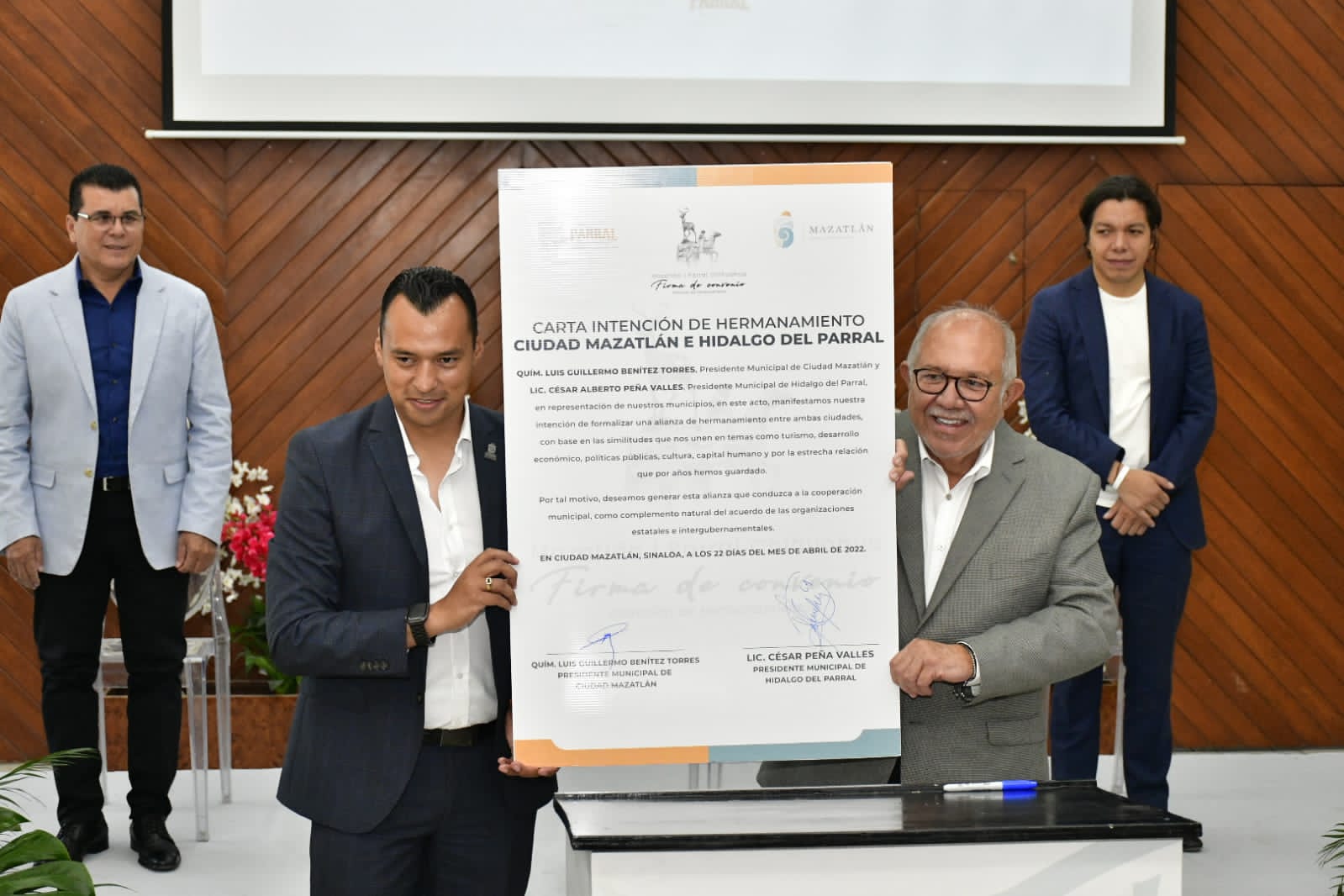 Hidalgo del Parral Chihuahua y Mazatlán firman intención de Hermanamiento