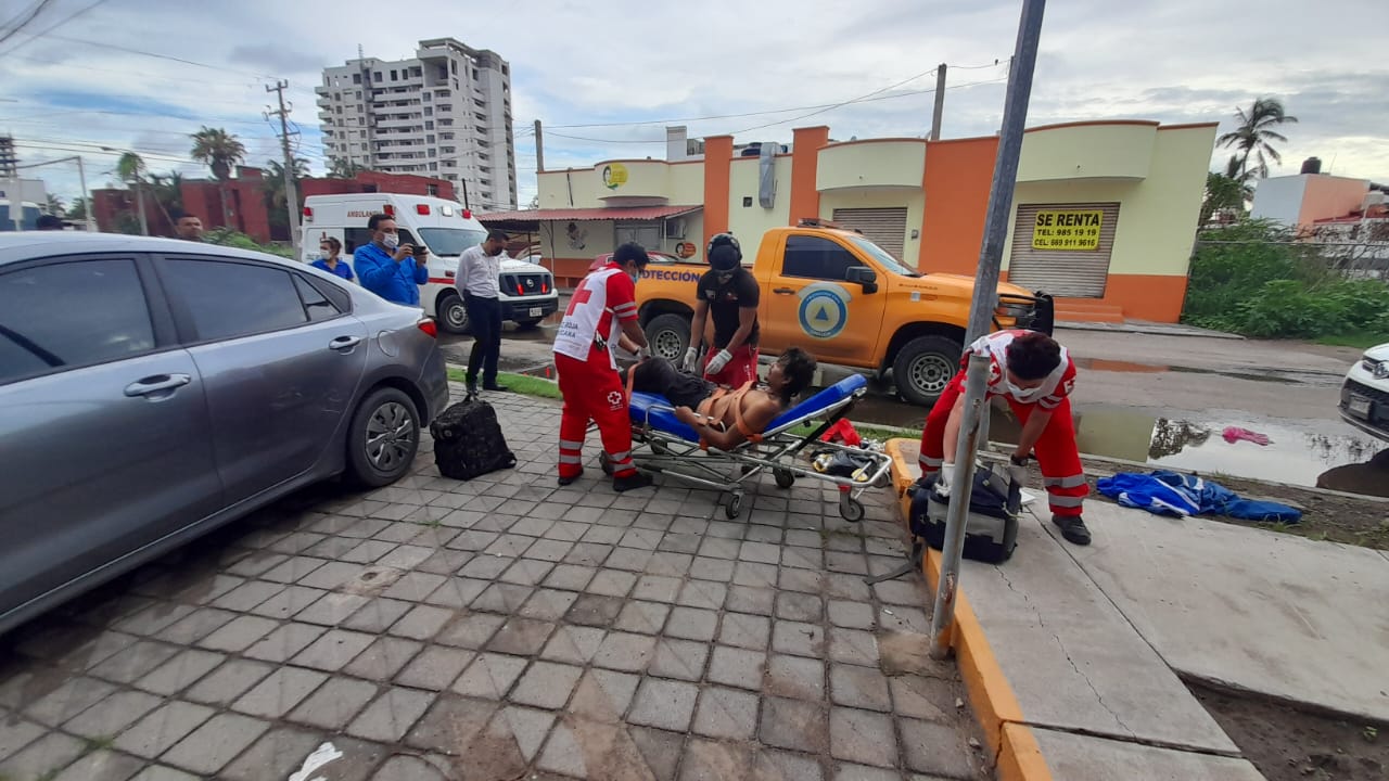 Atiende Gobierno Municipal y el Sistema DIF Mazatlán a adulto en estado crítico de salud