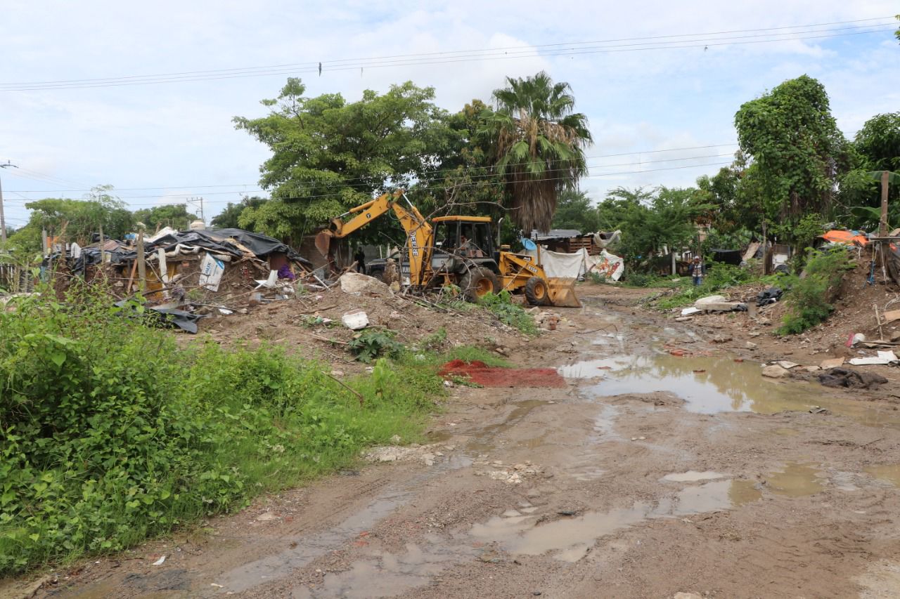Gobierno de Mazatlán mantiene activos operativos para el rescate de espacios públicos y ordenamiento de la ciudad