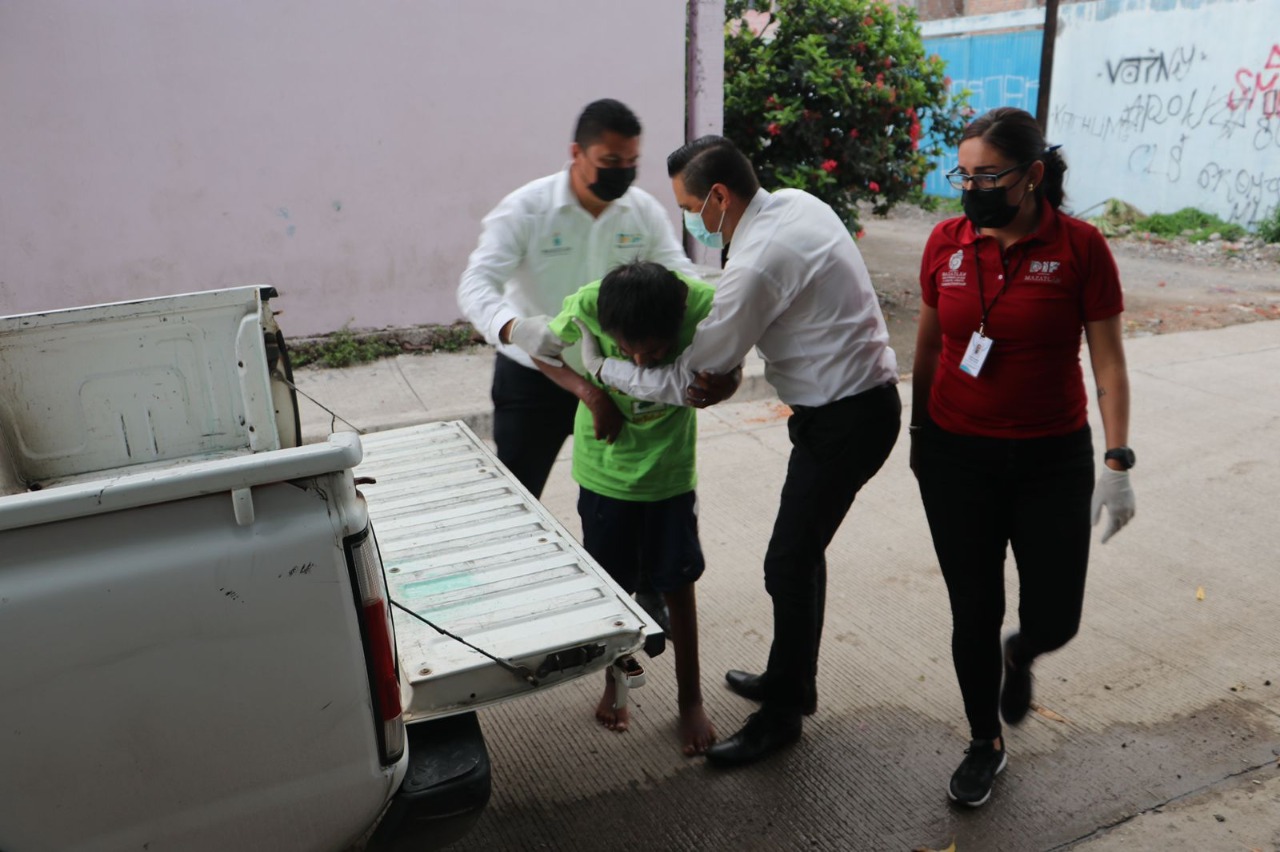 Atiende DIF Mazatlán llamado sobre caso de adulto en situación de abandono