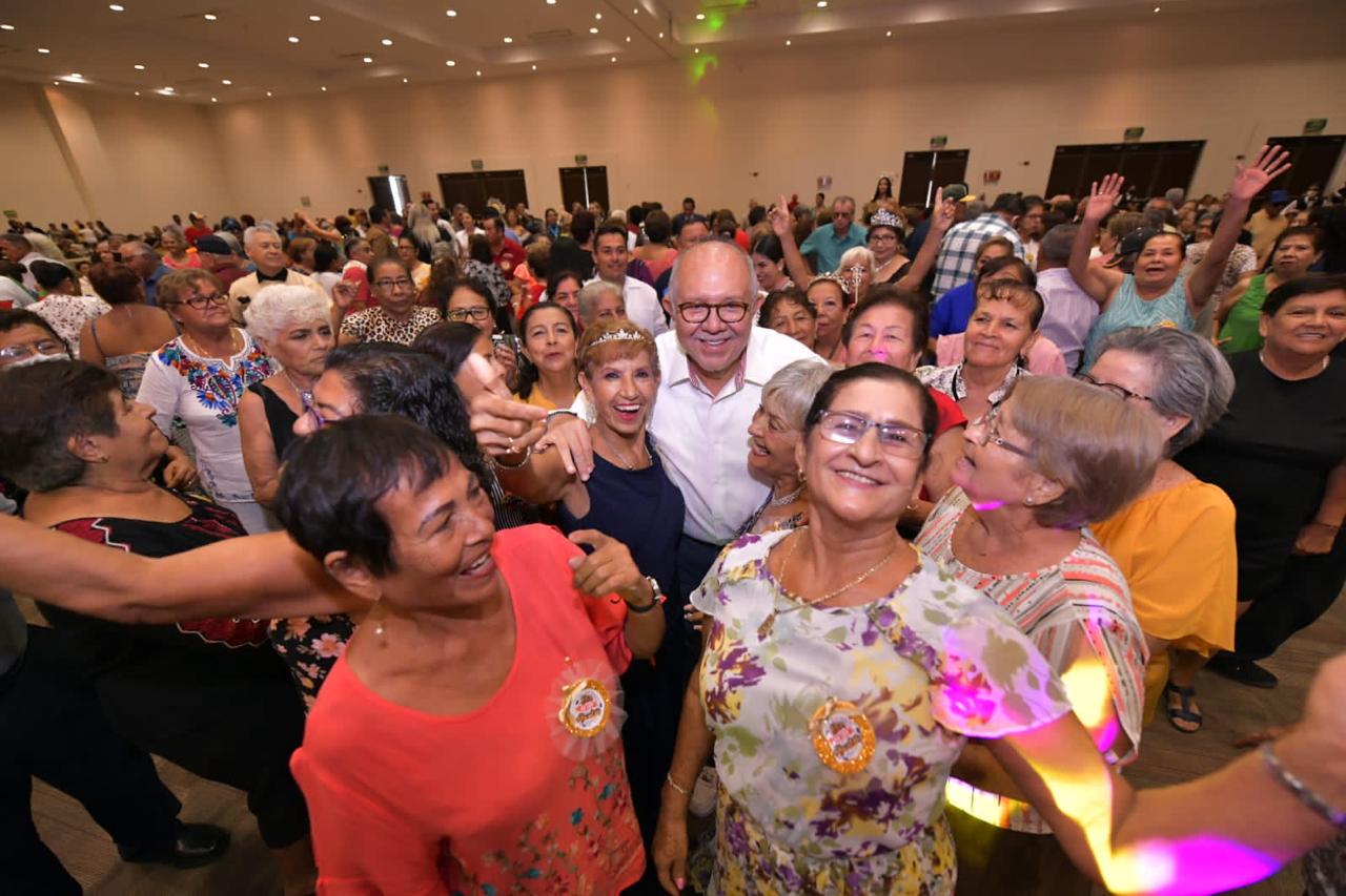 Gobierno Municipal y Sistema DIF Mazatlán celebran a los abuelitos y adultos mayores