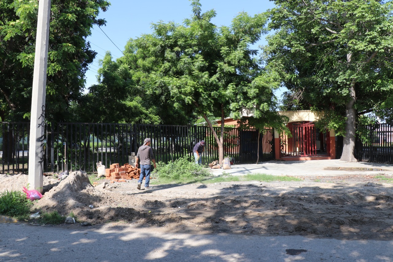 Gobierno Municipal y JUMAPAM apoyan a escuelas ante regreso a clases