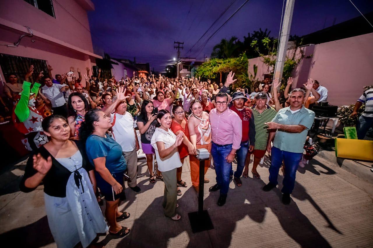 Se Iluminan las colonias Emiliano Zapata y Niños Héroes con la Instalación de Lámparas Led.