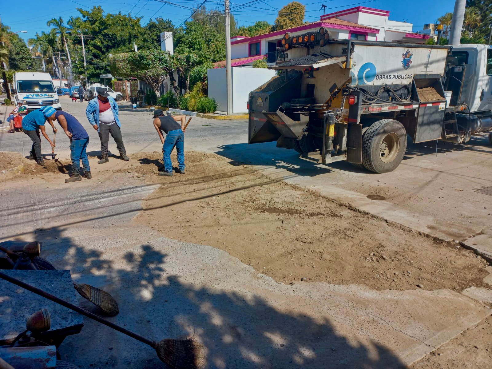 Se realiza bacheo intenso en Mazatlán