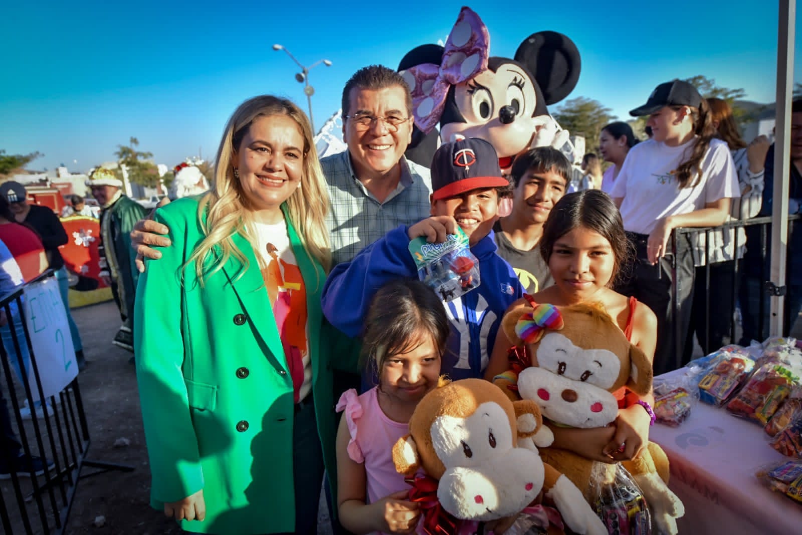 Festejan Gobierno Municipal y DIF Mazatlán el Día de los Reyes Magos, en Pradera Dorada 5