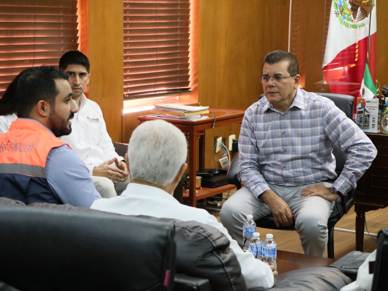 Para prevenir riesgos sanitarios en los productos comestibles, trabajarán de manera conjunta Coepriss y el Gobierno de Mazatlán.