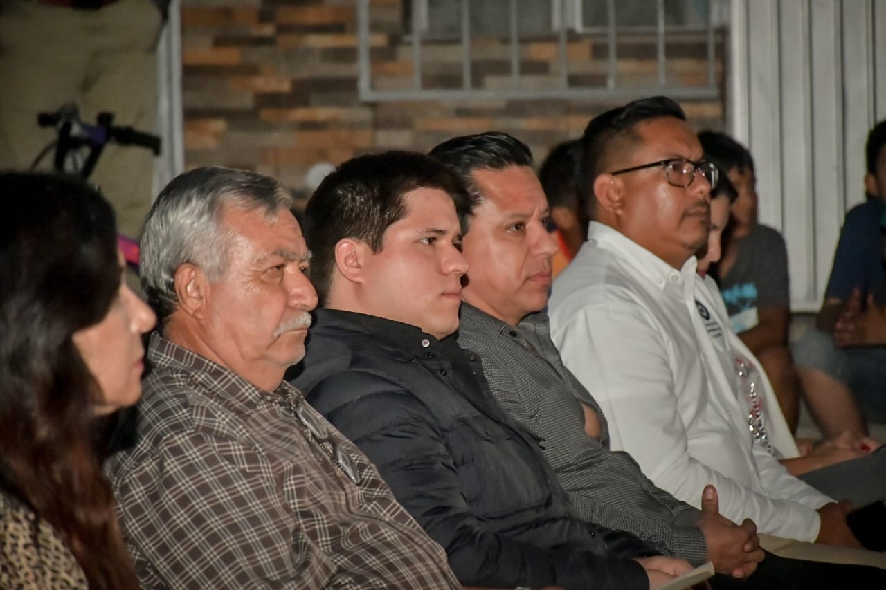 Suben el switch en la Colonia Francisco Solis!.. fueron instaladas de 32 lámparas LED.
