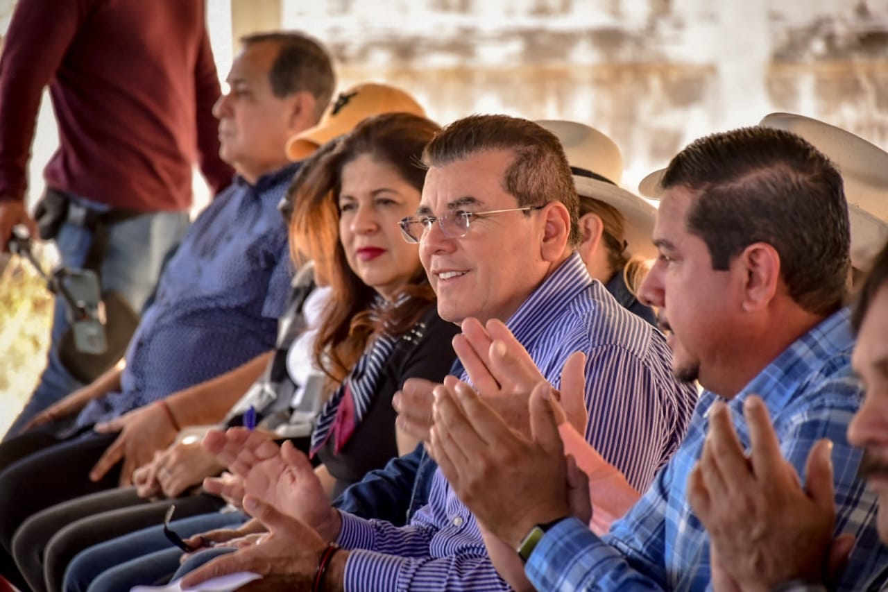 El Alcalde Edgar González da respuesta a necesidades de pobladores en recorridos por la zona rura