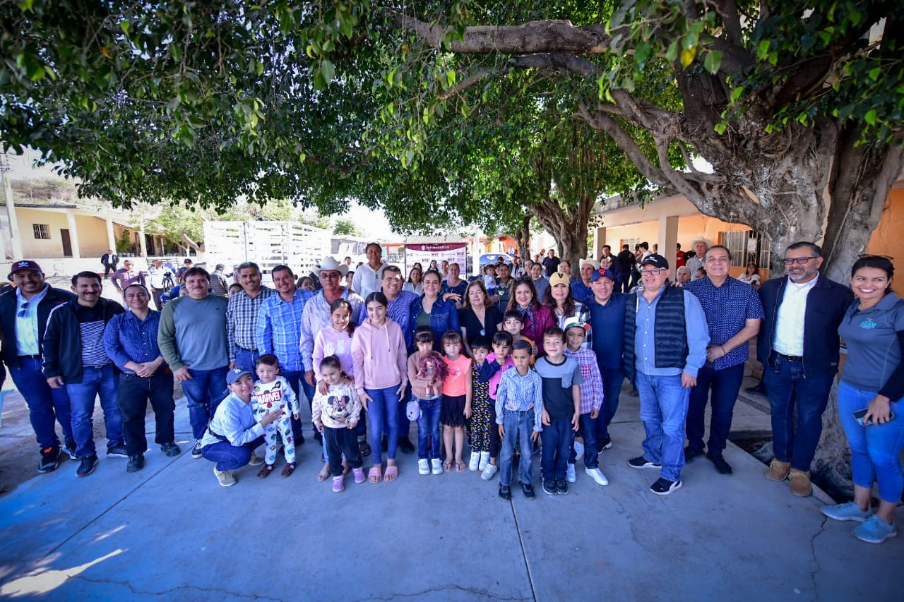 En 10 años un Gobierno Municipal no nos había visitado ni escuchado nuestras necesidades: Habitantes de la comunidad de Veranos y Pichilingue.