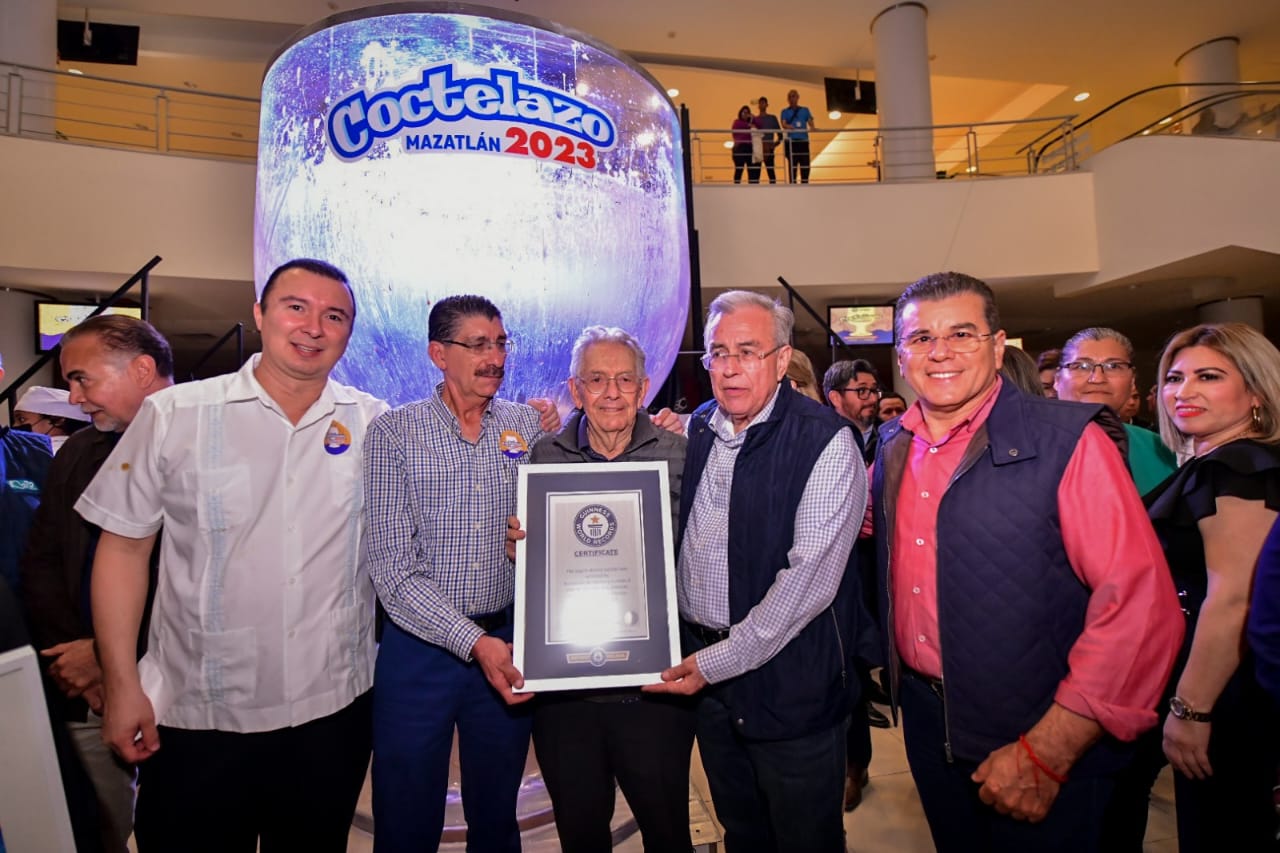 Con coctel de mil 701.5 kilogramos logra Mazatlán Récord Guinness; pondera el turismo afirma Alcalde Edgar González