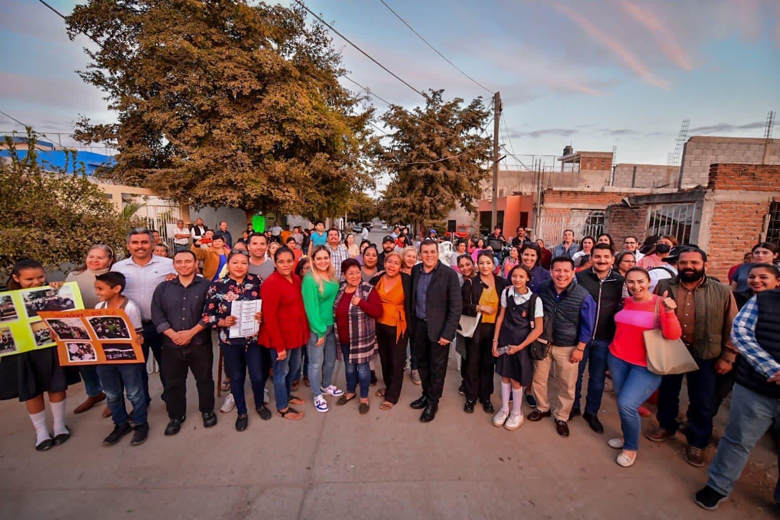 Alcalde Edgar González, visita la Colonia 13 de septiembre, asisten familias de otros asentamientos a solicitar apoyo