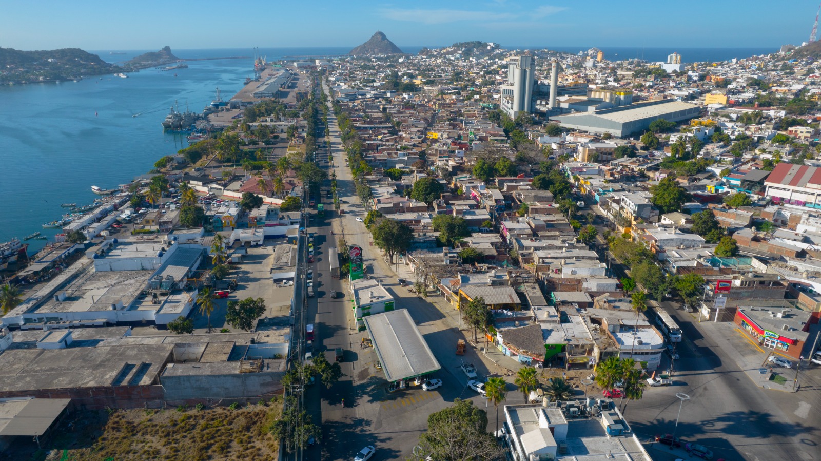 Este martes, Obras Públicas reabre avenida Emilio Barragán.