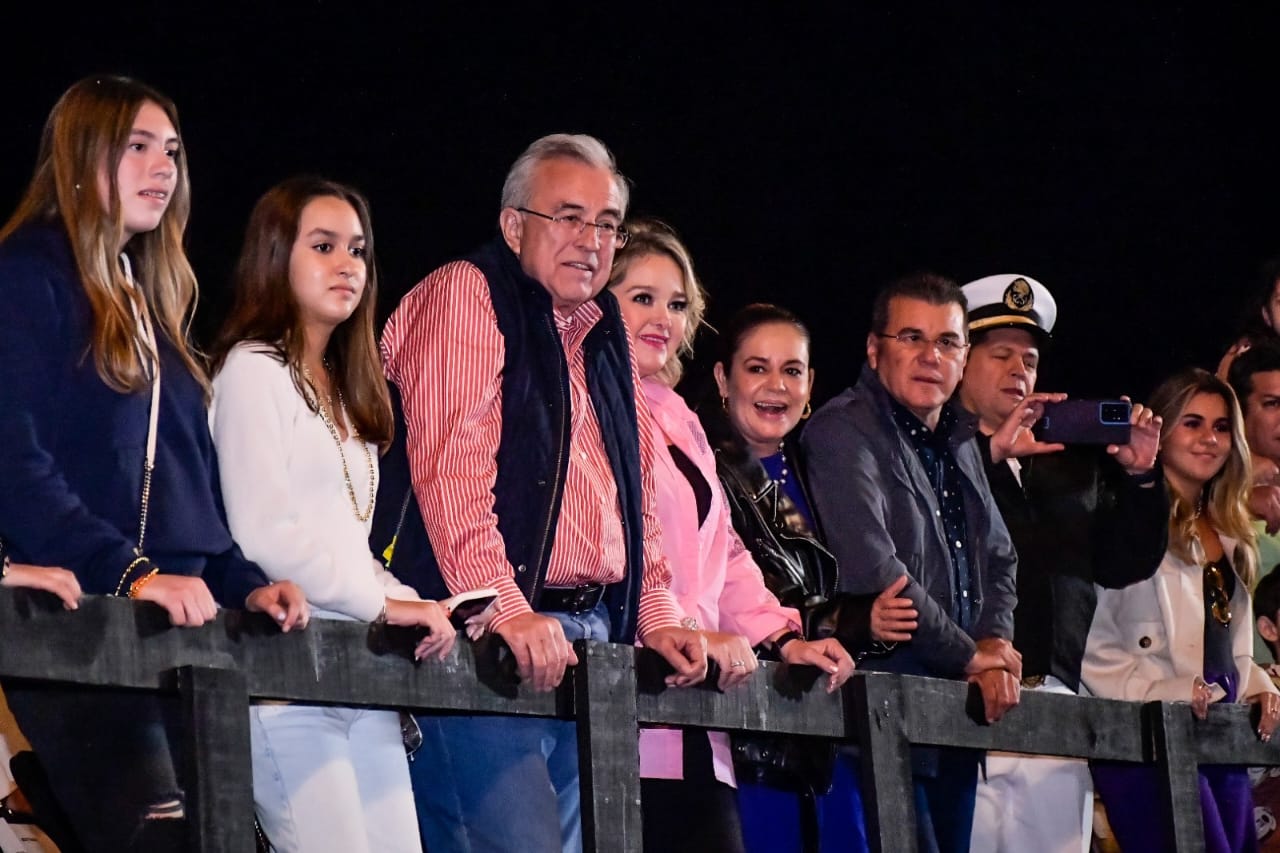 “Muy bonito todo ahí traigo a mis nietas y mis hijos felices”, dice el gobernador Rubén Rocha Moya sobre el carnaval de Mazatlán