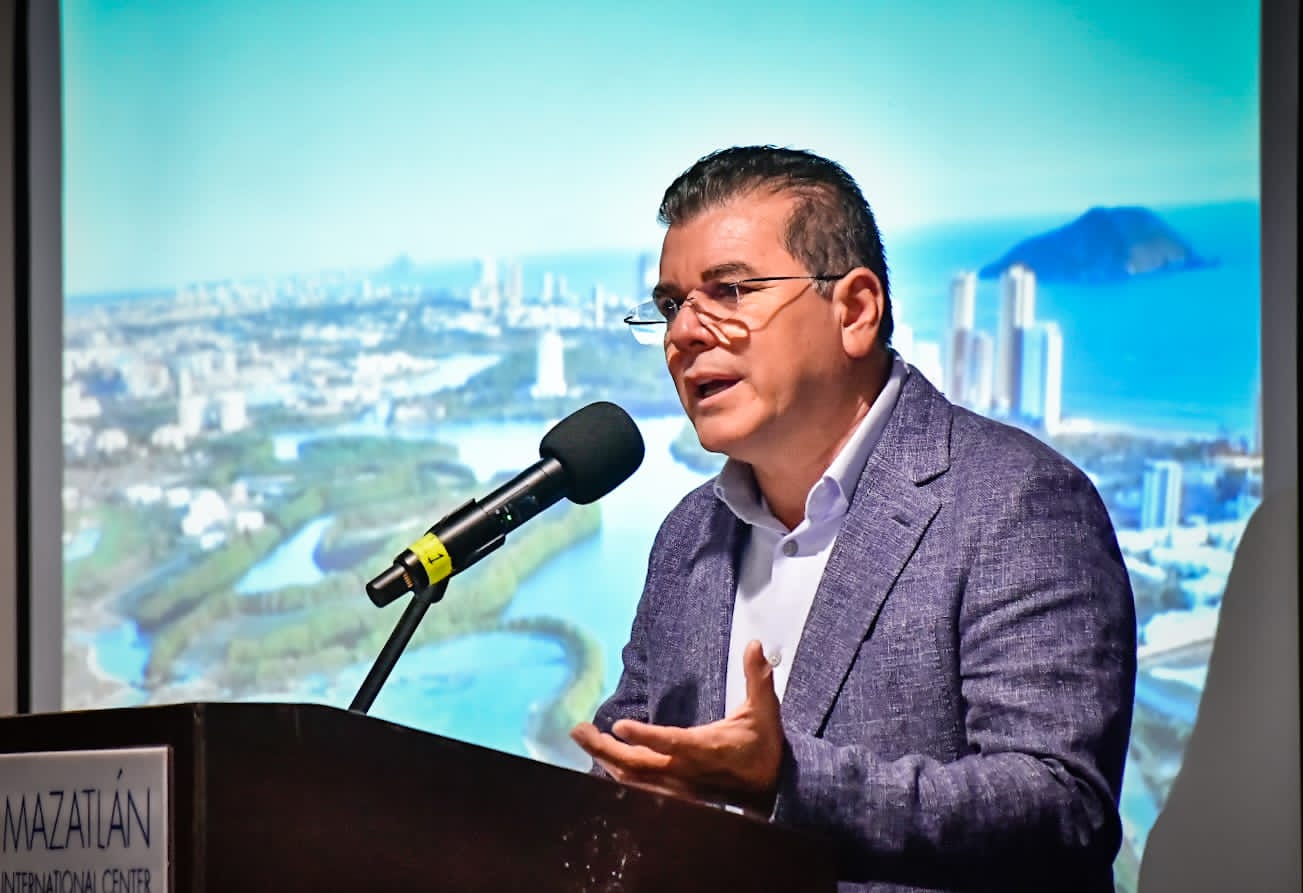 Alcalde reafirma compromiso con el sector inmobiliario