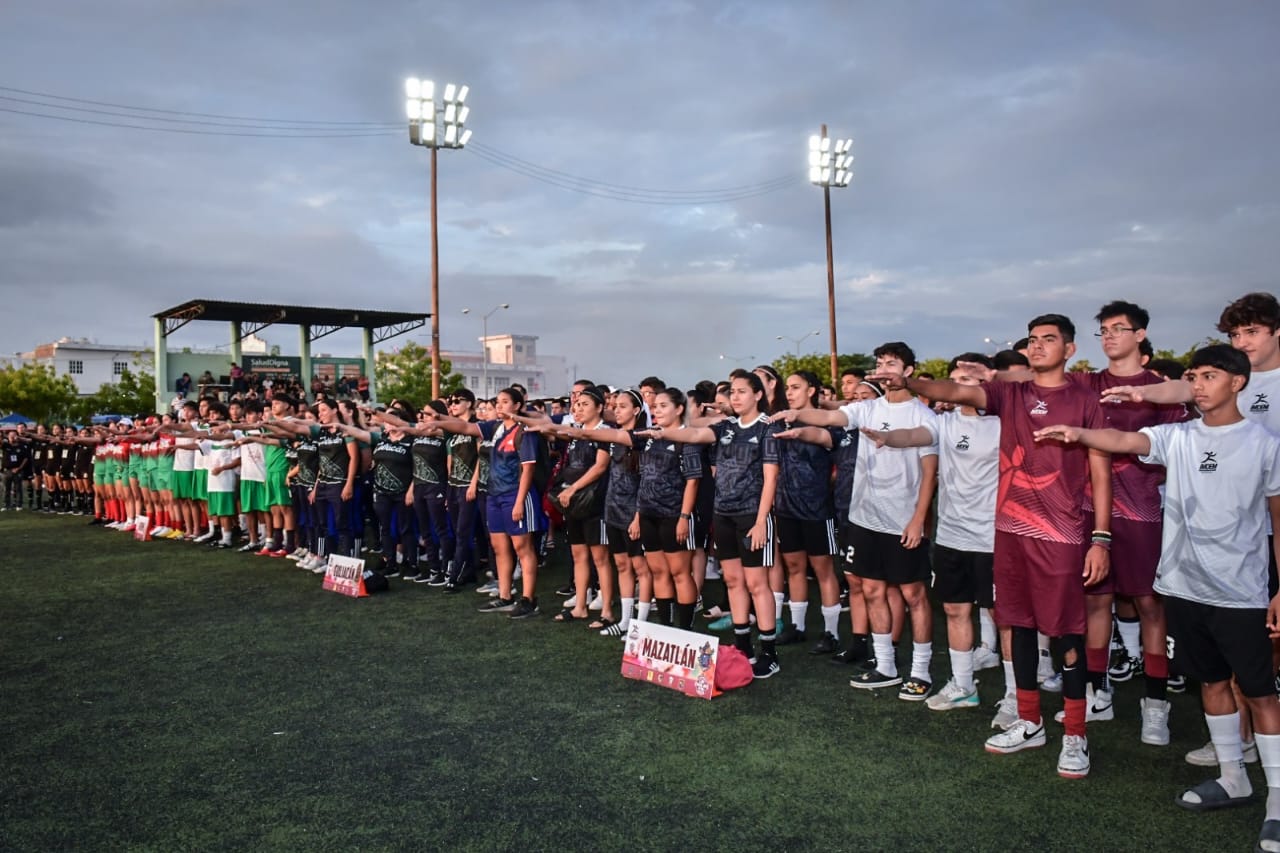Inicia fin de semana futbolero en Mazatlán.