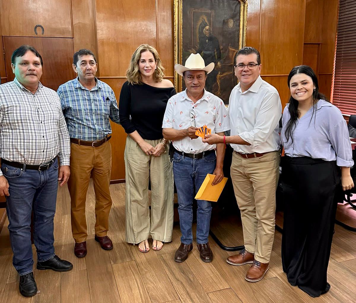 Alcalde reafirma compromiso con el sector pesquero y entrega importantes apoyos.