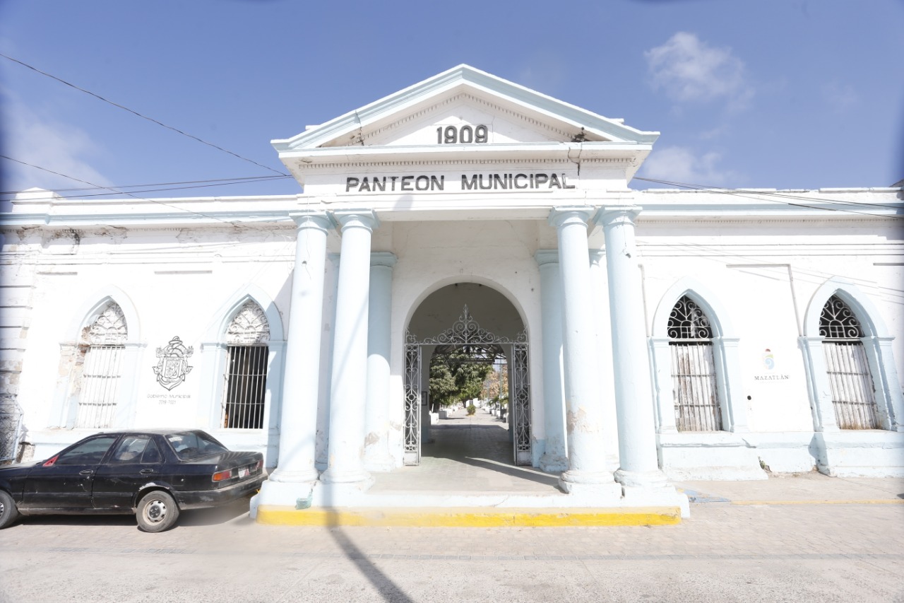 La Dirección de Servicios Públicos realiza limpieza y mantenimiento de panteones municipales