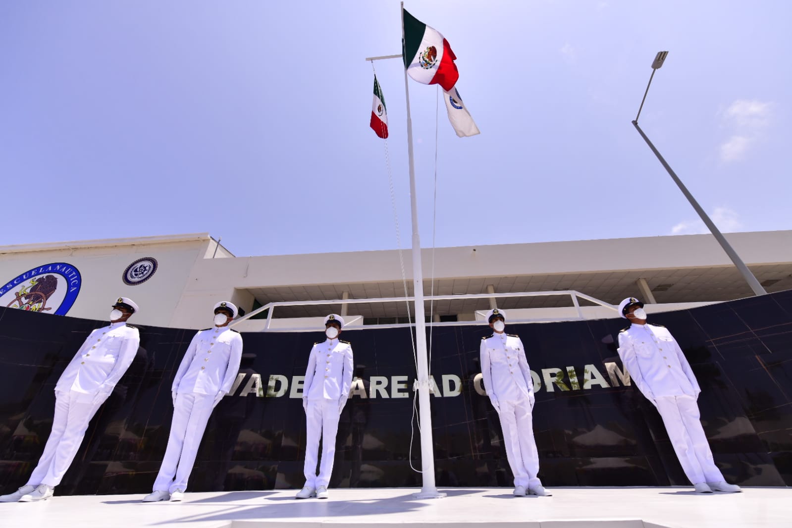 Celebran 80 aniversario del Día de la Marina en Mazatlán