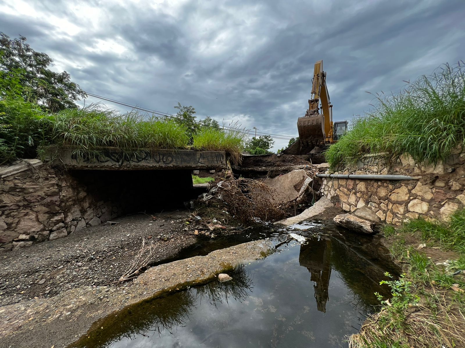 Gobierno Municipal inicia labores para la reconstrucción del puente a la altura de la UPSIN