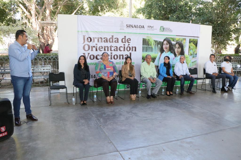 Gobierno de Mazatlán, a través del Imju, asiste a jornada de orientación vocacional Cobaes 2022*