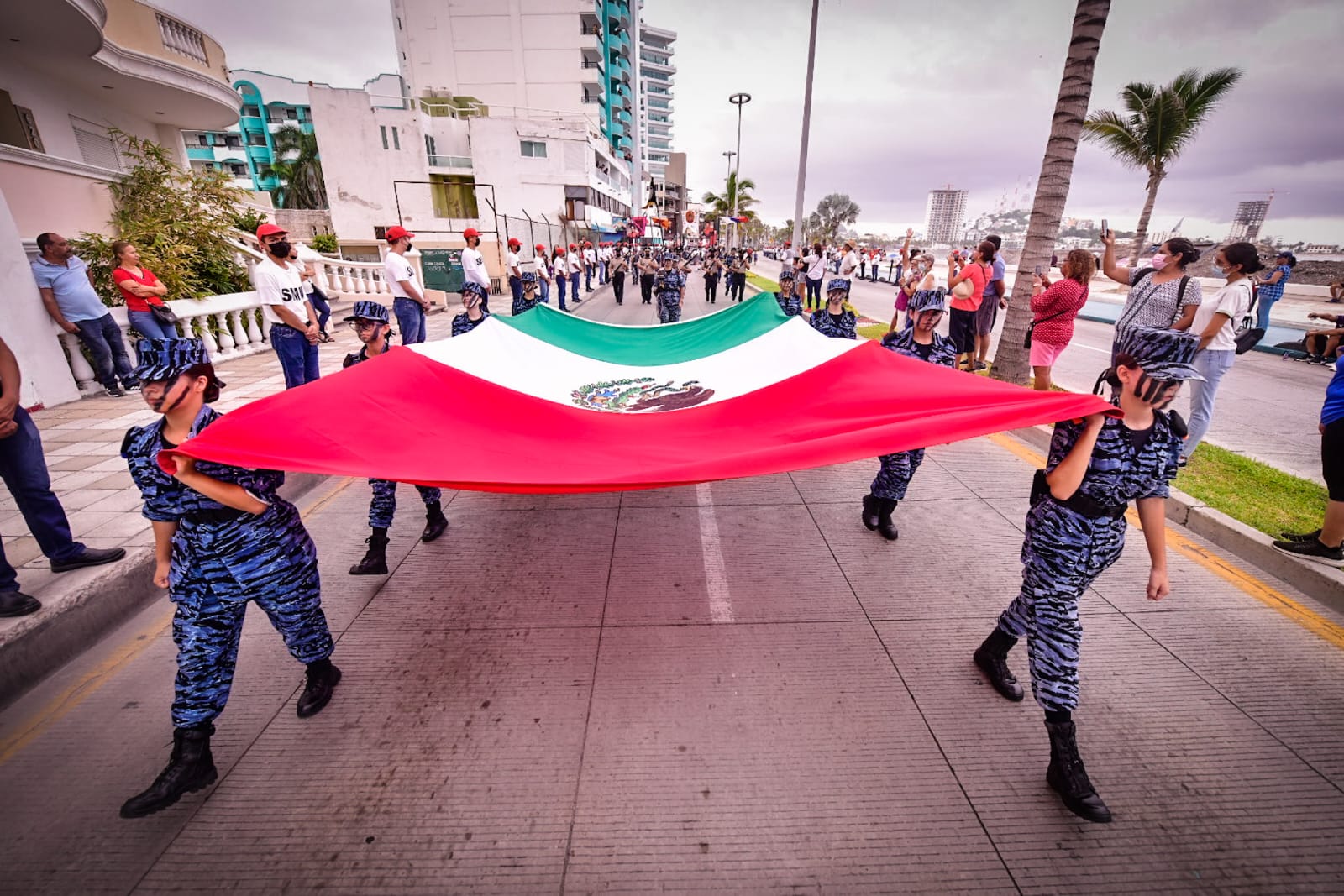Junta Patriótica invita a la comunidad estudiantil a inscribirse en el desfile de la Revolución Mexicana*