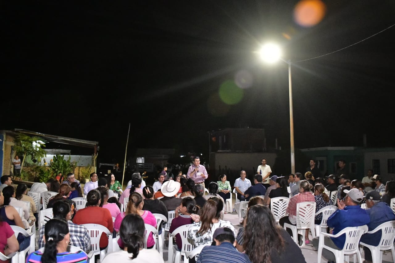Estrenan alumbrado público comunidades de Camacho y El Recreo*