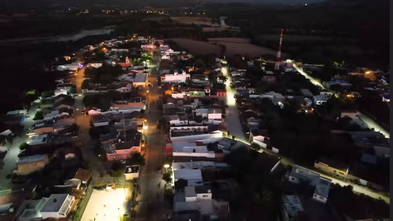 Llega la transformación a El Recodo, con nuevo alumbrado público