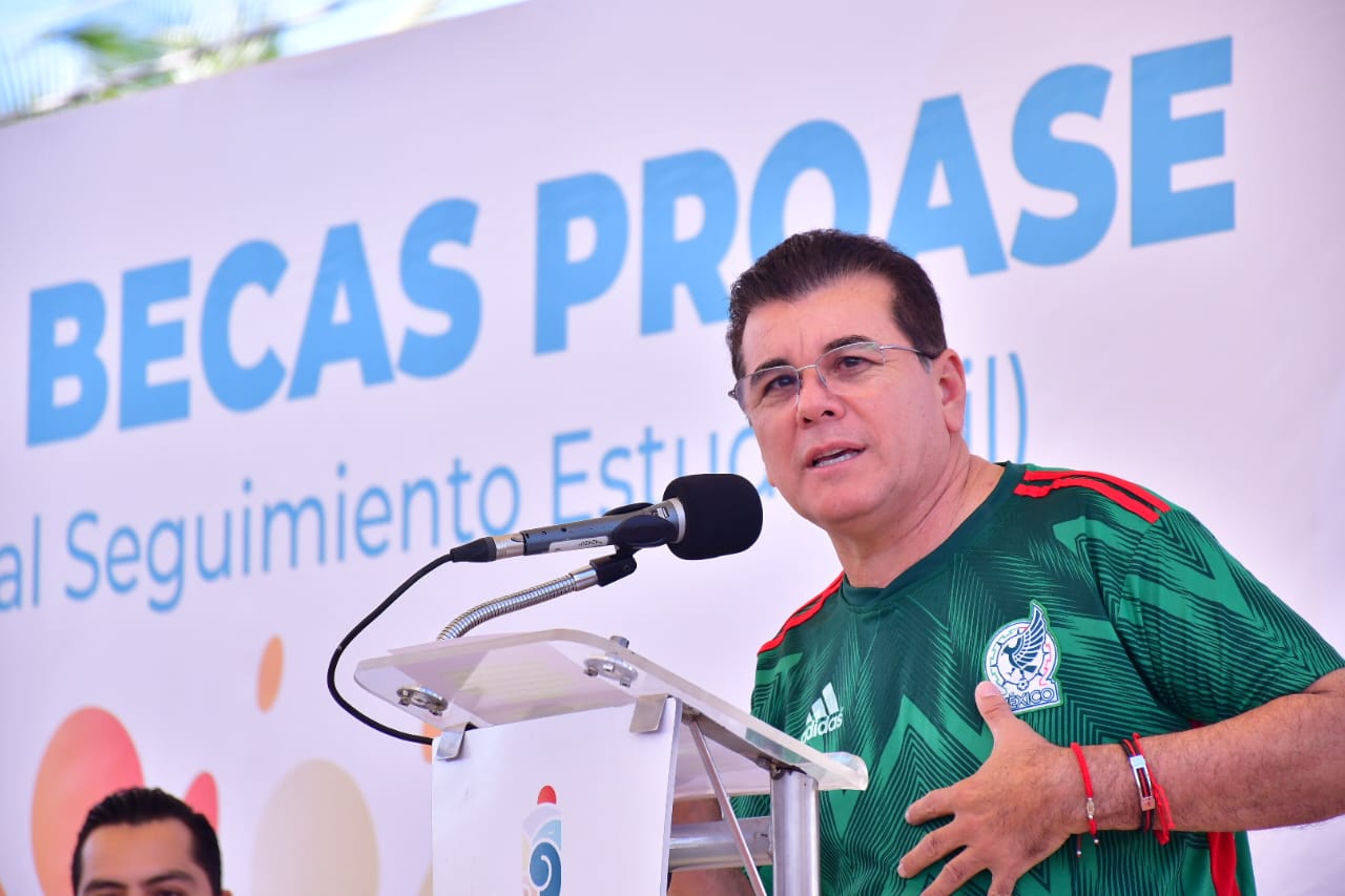 “Sigan luchando, sigan soñando, sigan creyendo en que pueden alcanzar éxitos”: Alcalde Edgar González Zatarain