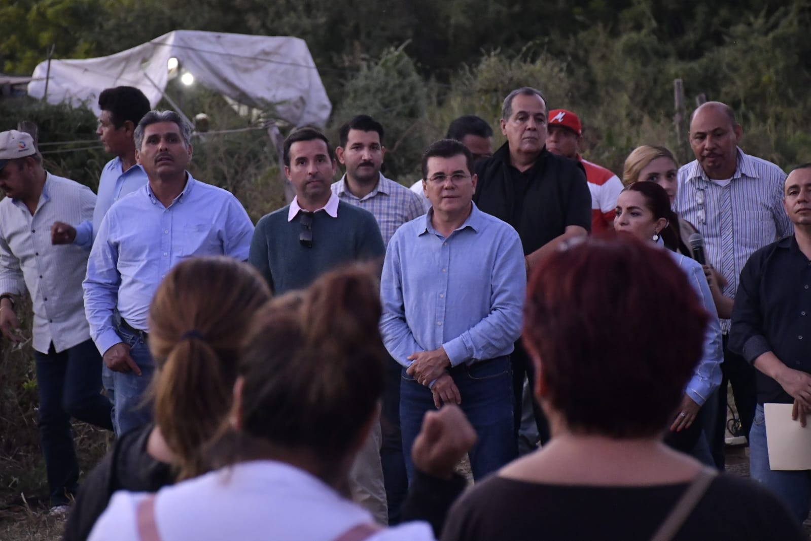 Gobierno de Mazatlán visita a los habitantes de la Colonia Presas Del Valle.