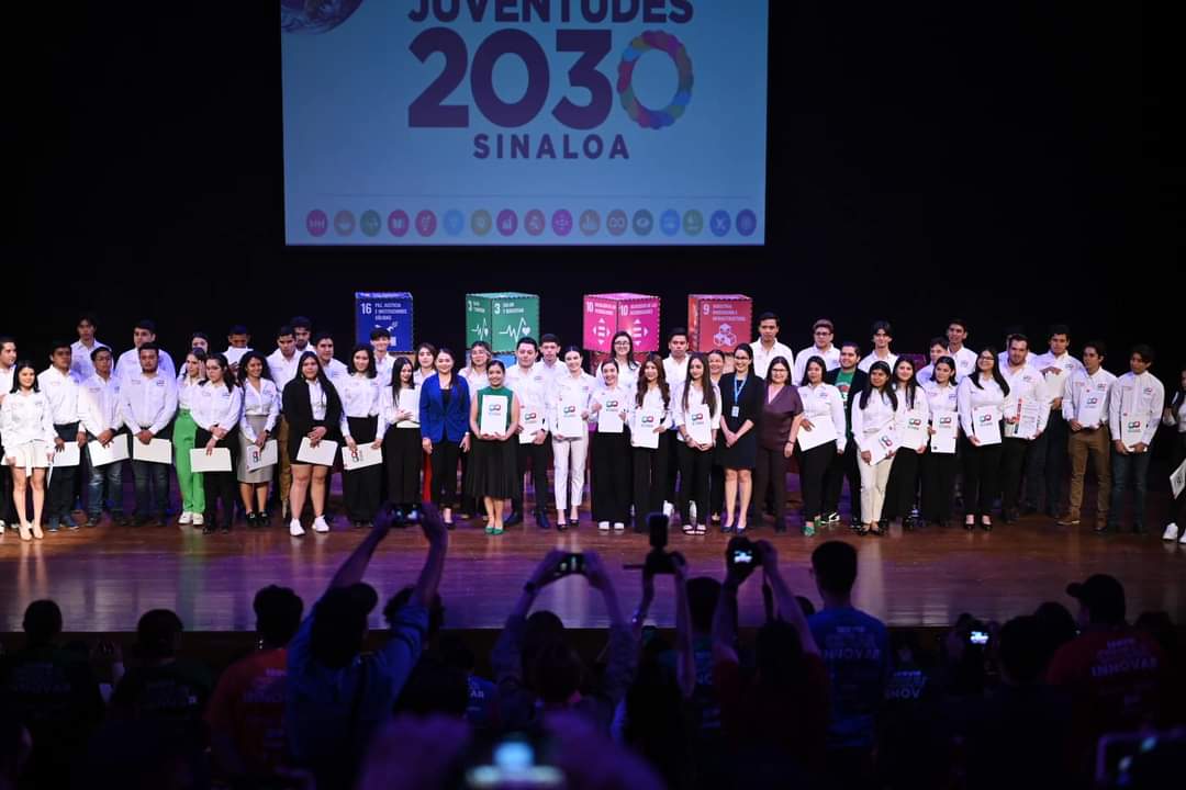 Jóvenes mazatlecos toman protesta como Embajadores y Voluntarios 2030- Sinaloa.