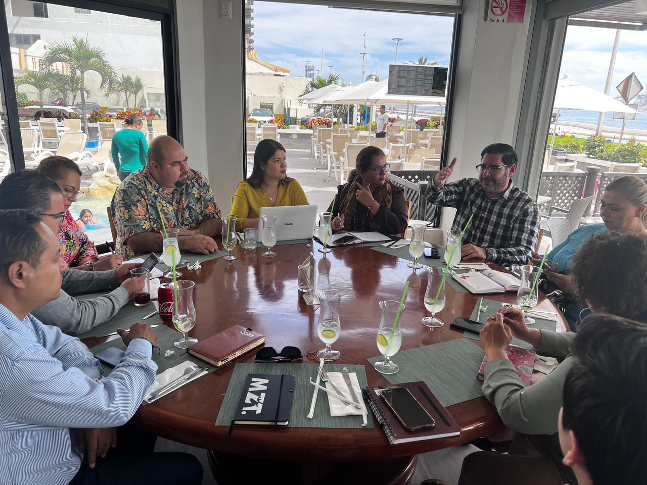 Acerca Sedectur programa Incúbate MX a cámaras empresariales de Mazatlán.