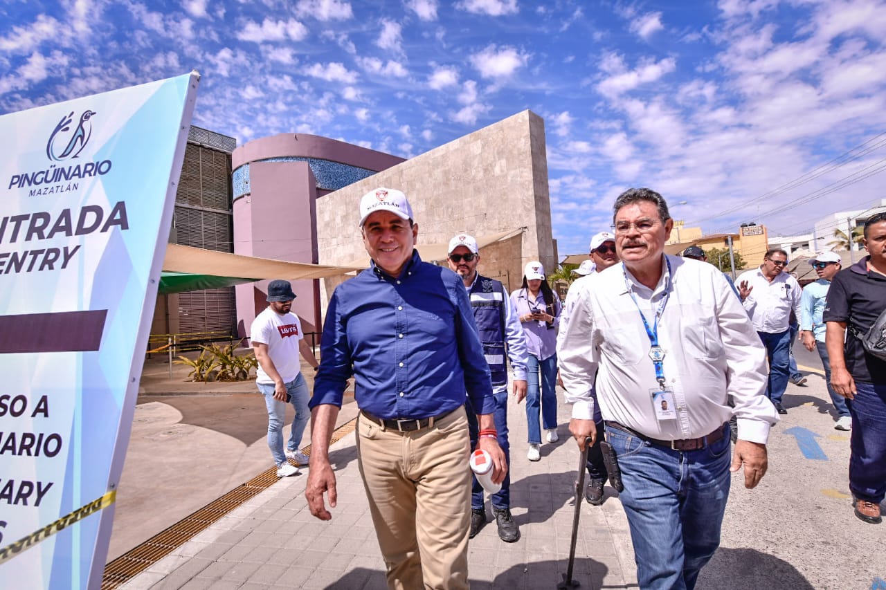 Recorren autoridades municipales Acuario Mazatlán en esta Semana Santa
