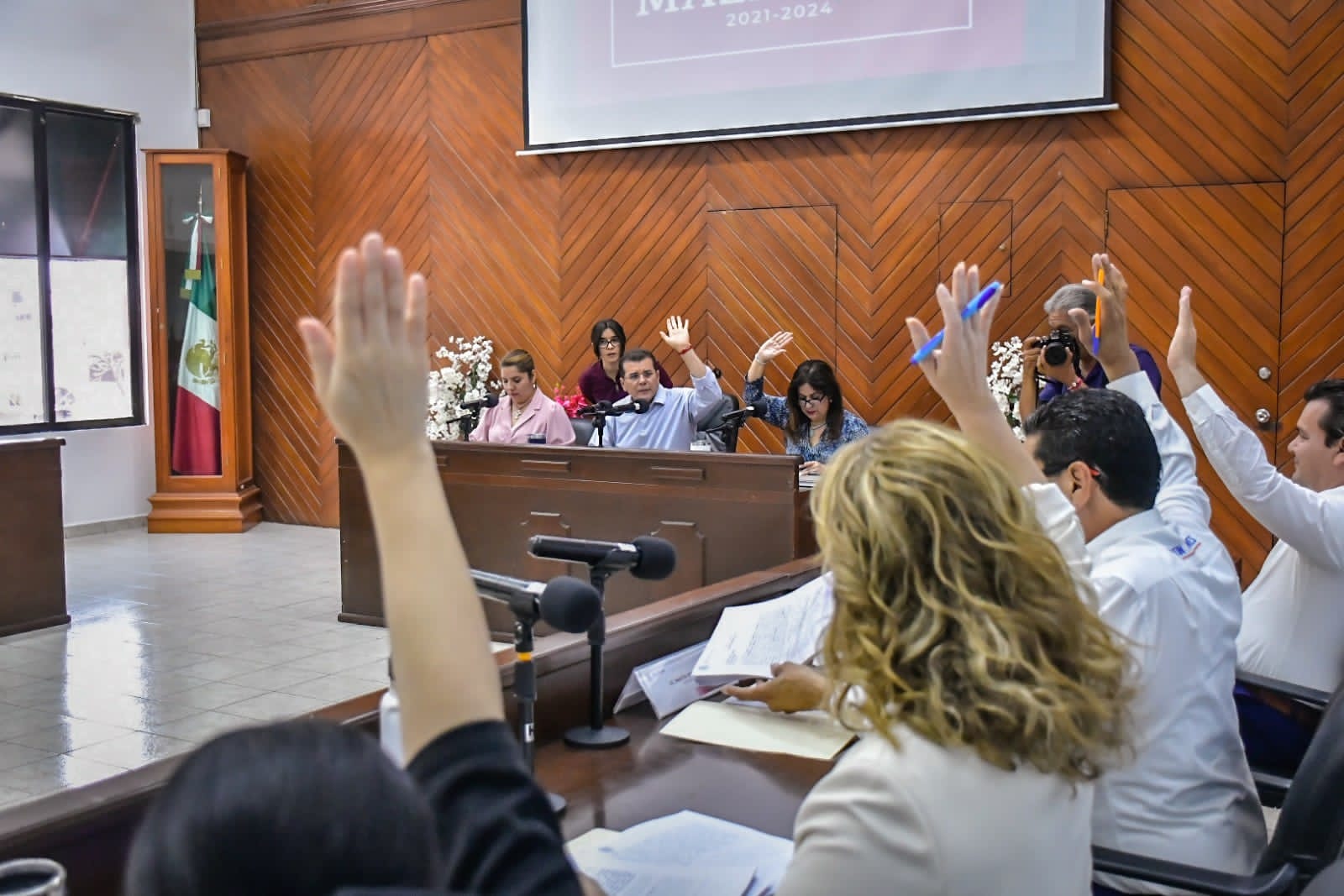 Aprueba Cabildo otorgamiento de poderes a Secretaria del Ayuntamiento y Oficial Mayor para cuestiones jurídicas del Gobierno Municipal