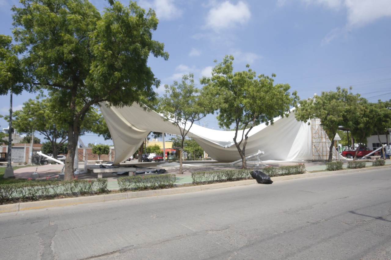 Gobierno de Mazatlán concilia reinstalación de velarias en Parque Lineal.