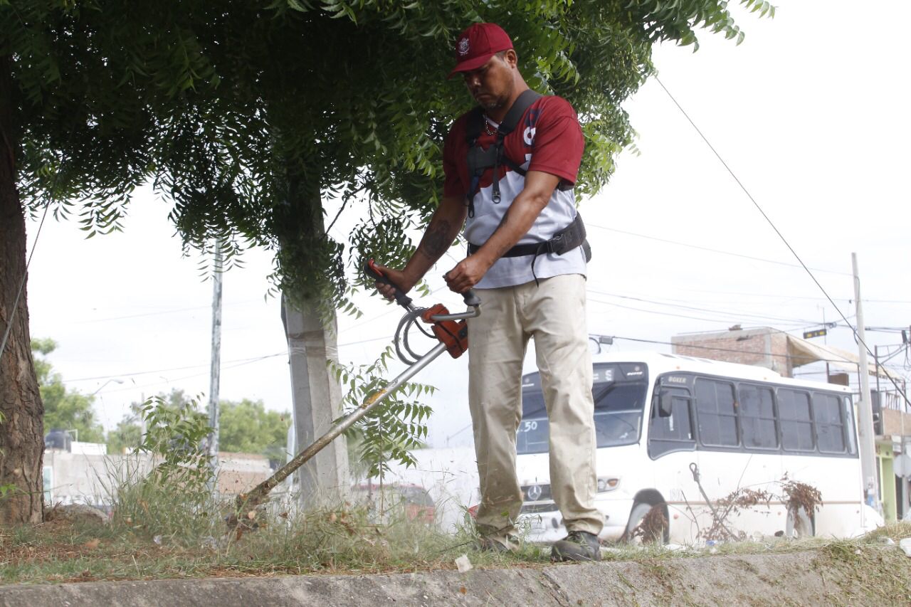 Servicios Públicos continúa trabajando para evitar inundaciones.
