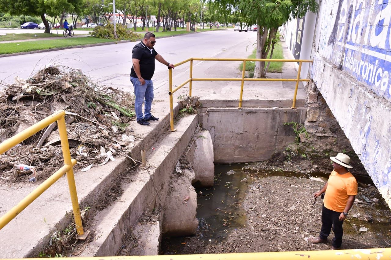 Retira Servicios Públicos más de 2 toneladas de basura en canales de Hogar del Pescador y Jabalines.
