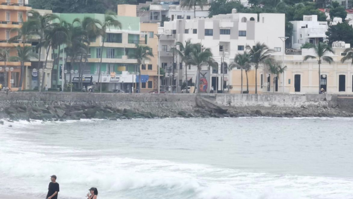 Restringen playas de Mazatlán a bañistas y embarcaciones menores.