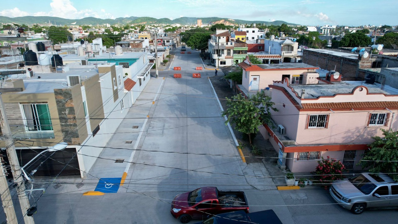 Gobierno de Mazatlán entrega obras de pavimentación que benefician a más de 1,100 habitantes.