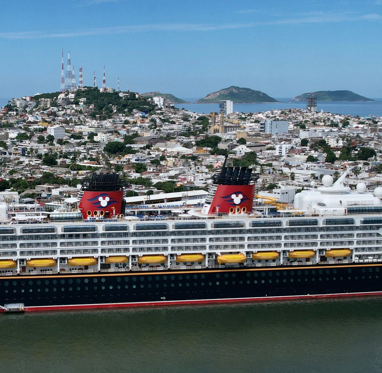 Regresa a Mazatlán Crucero Disney Wonder.