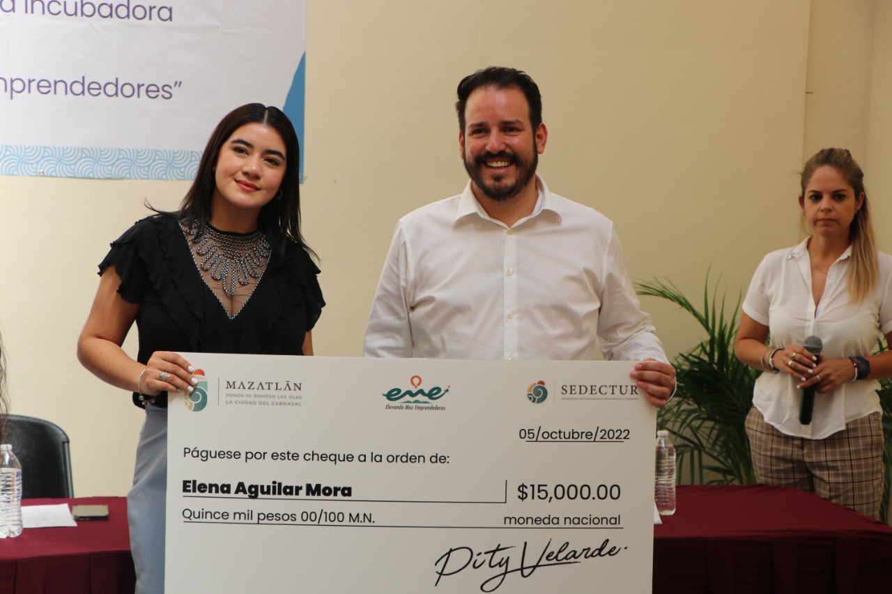 Se gradúan 12 emprendedores de la quinta generación del programa Incubadora “Emprendamos Maz” de SEDECTUR.