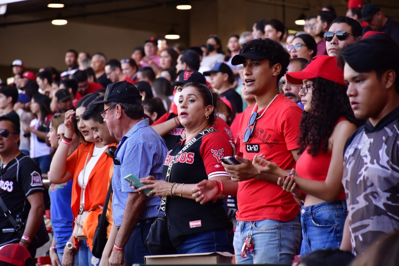 Miles de mazatlecos responden al “Cuadrangular del Bienestar”, organizado por DIF Sinaloa y DIF Mazatlán.