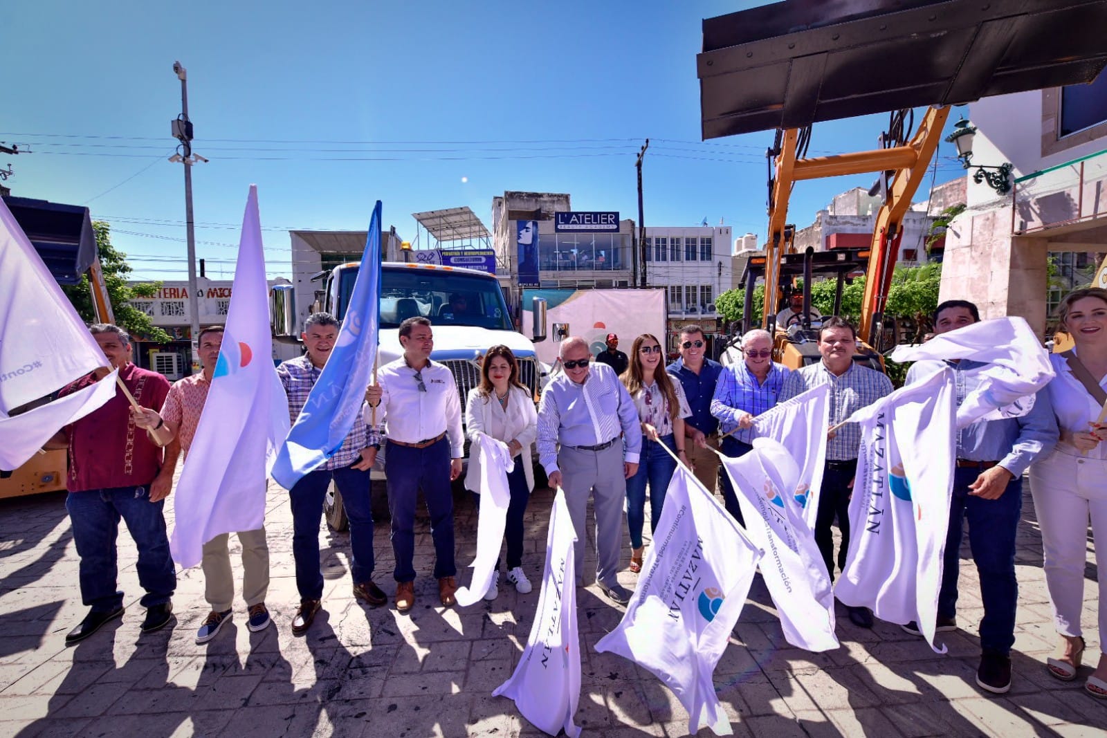 Gobierno Municipal entrega maquinaria para bacheo y pintura, con una inversión superior a 11.7 MDP.