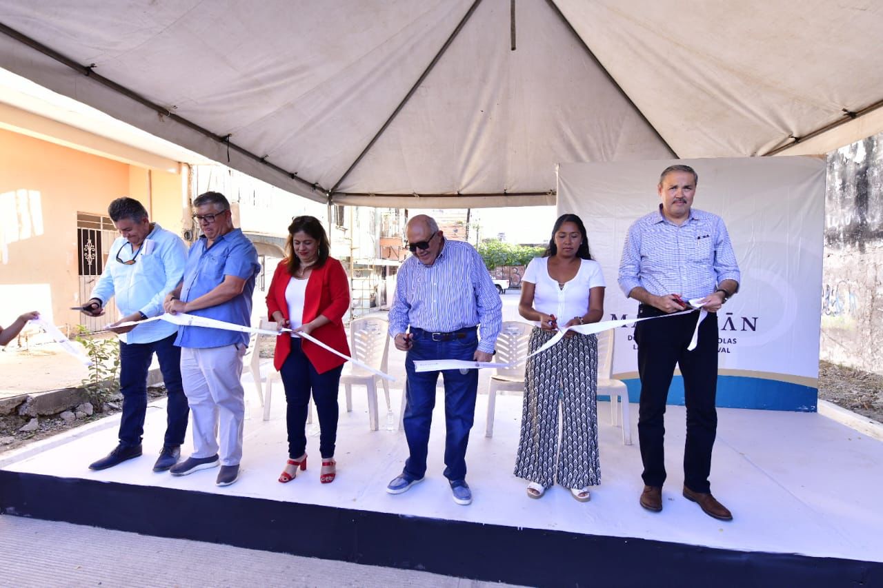 Gobierno Municipal cumple su compromiso y logra pavimentación de todas las calles de la colonia Montuosa.