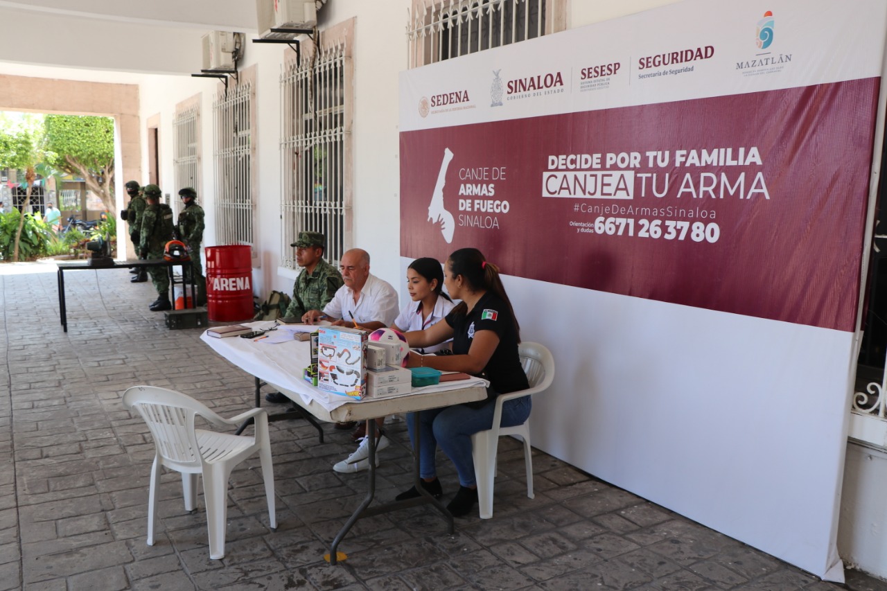 Ciudadanos responden a Campaña de Canje de Armas en Mazatlán, han entregado 48 artefactos y 4, 589 municiones.