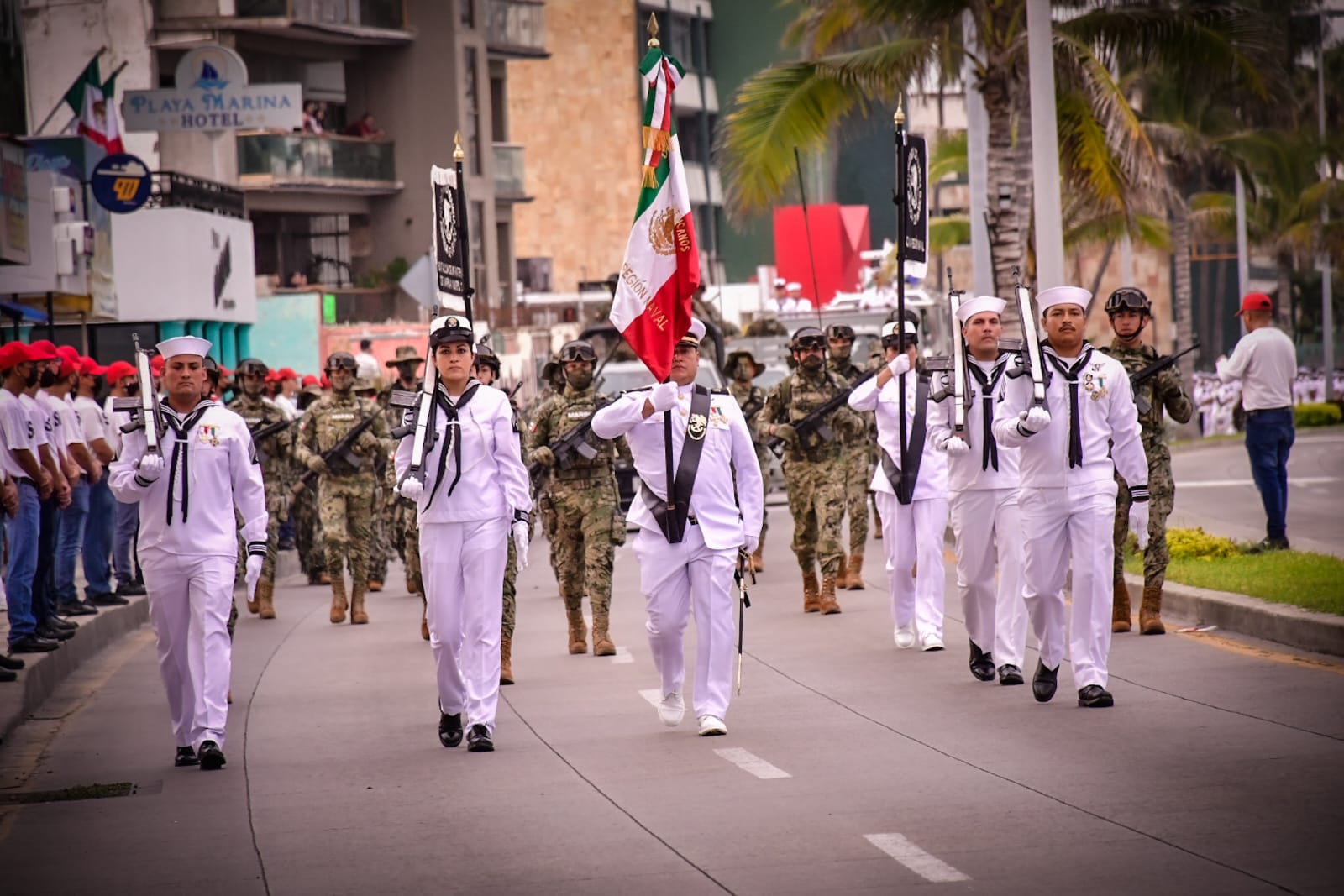 Escuelas responden a convocatoria para participar en desfile conmemorativo a la Revolución Mexicana.