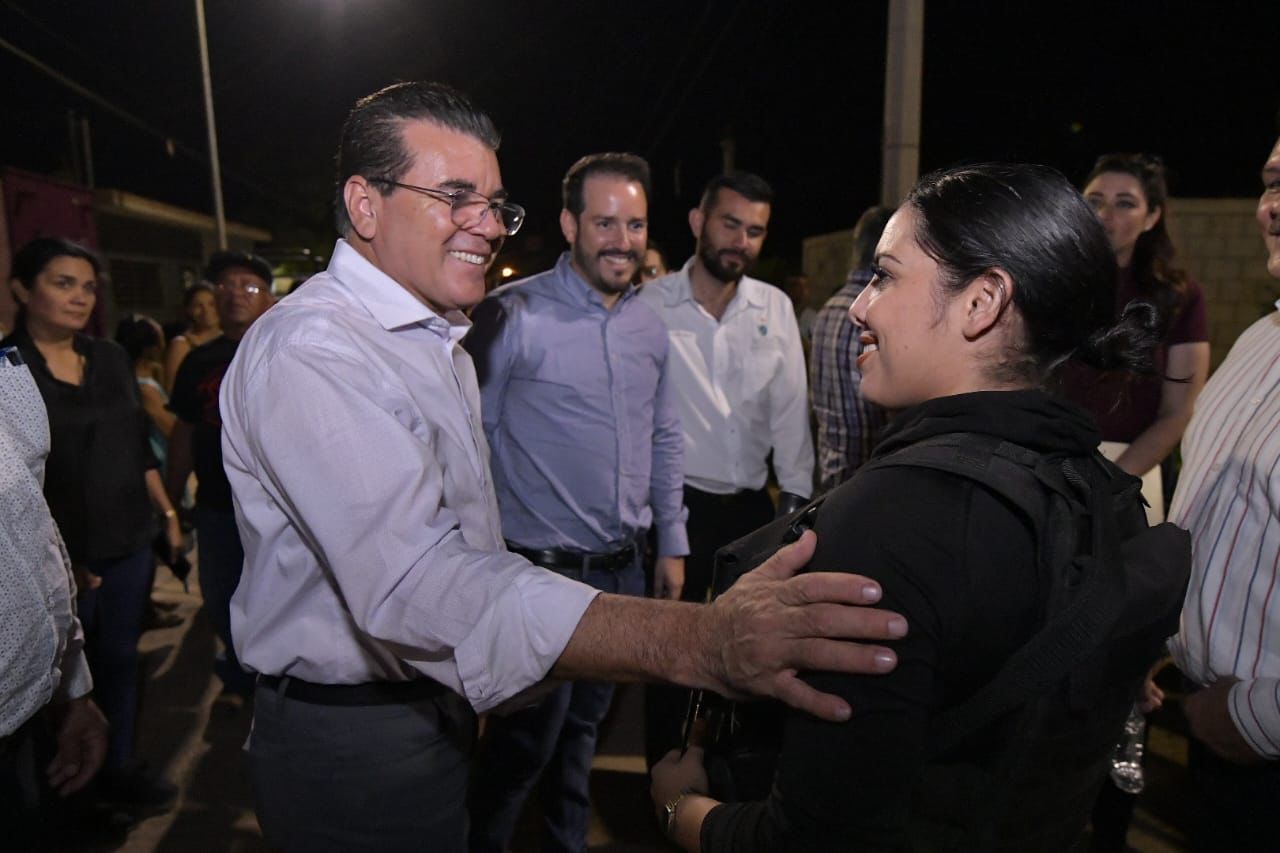 Alcalde Edgar Augusto González Zatarain sostiene encuentro con habitantes de la periferia de la ciudad para escuchar sus planteamientos y atender sus necesidades.
