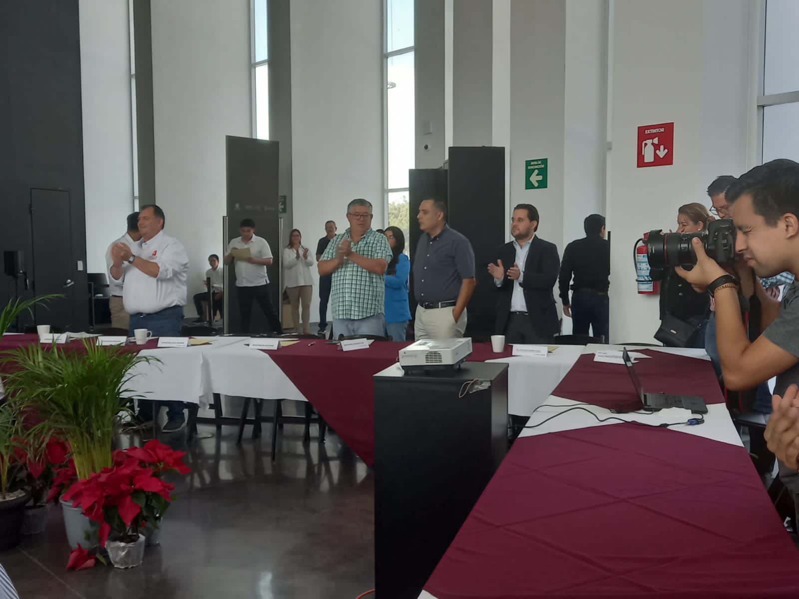 Gobierno Municipal trabaja en la regularización de predios en Urías, San Antonio y La Sirena