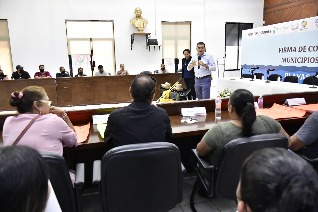 Acuerdan tianguista de la Juárez y Francisco Villa trabajar de manera ordenada con el Gobierno Municipal