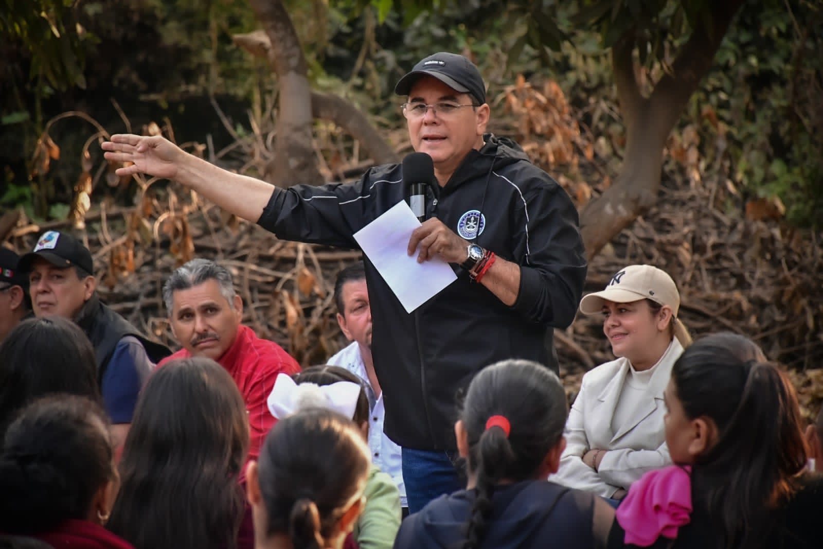 Sumarán esfuerzos gobiernos Municipal y Estatal para atender prioridades urgentes de escuelas de Mazatlán: González Zatarain
