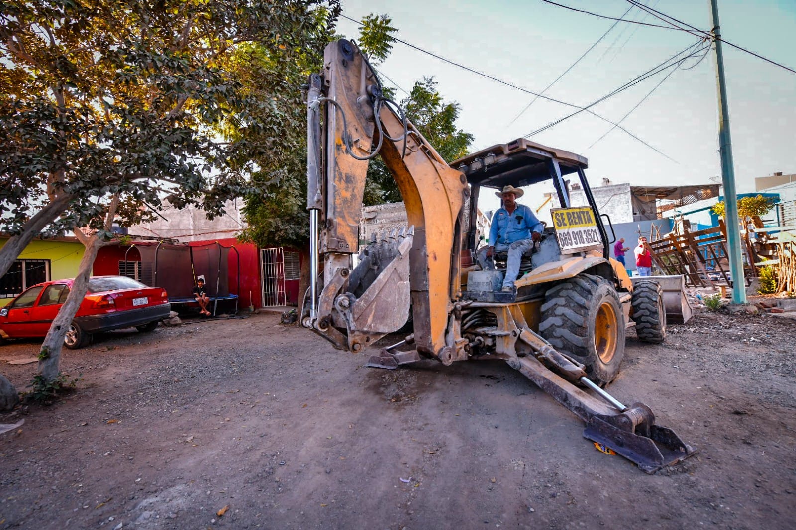 400 habitantes de Fraccionamiento El progreso, serán beneficiados con obra de pavimentación.